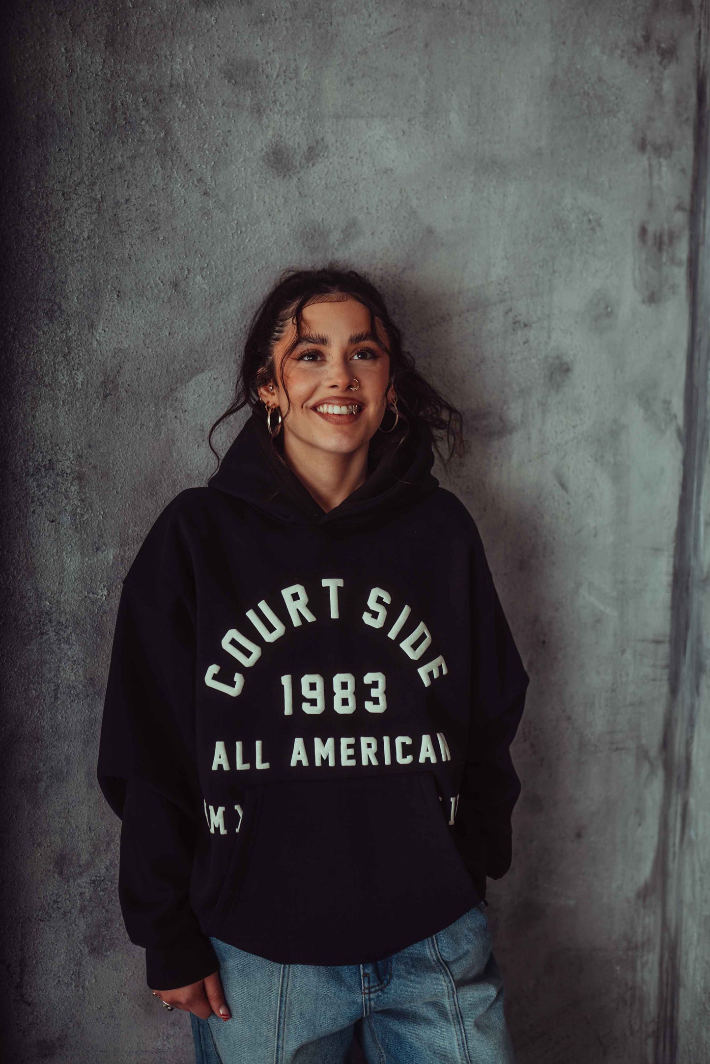 1983 Hoodie Black